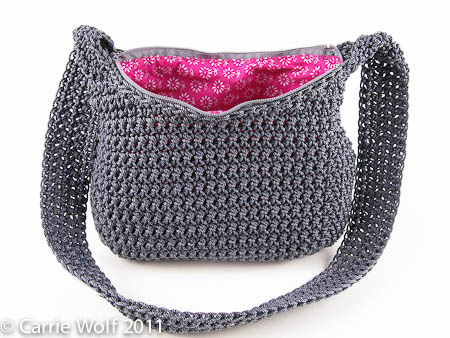How to insert a zipper and line a crochet purse tutorial