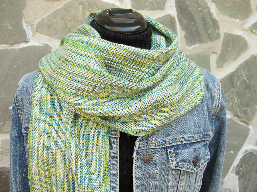 hand woven scarf | carriewolf.net