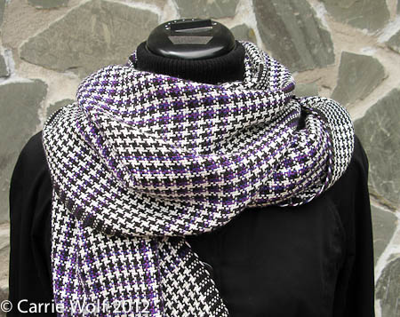 Carrie Wolf - Rigid Heddle Weaving Pattern - Graphic Houndstooth Purple Black and White